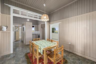 House For Sale - QLD - Spring Creek - 4361 - Amazing Potential - Make This Renovator Yours! (Image 2)