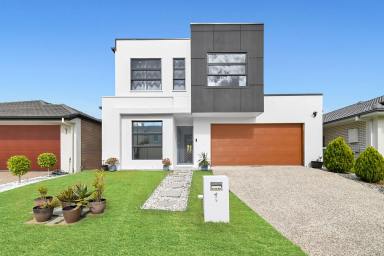 House For Lease - QLD - Arundel - 4214 - Modern Family Home with Heated Pool in Prime Arundel Location (Image 2)