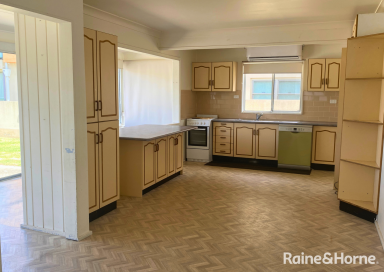 House Leased - NSW - Vincentia - 2540 - Beachside Living in Beautiful Vincentia (Image 2)