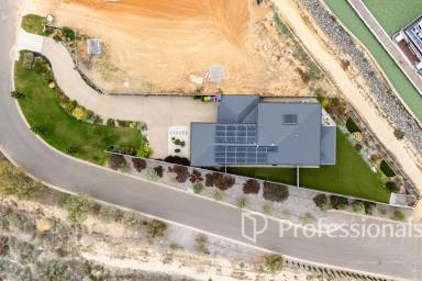 House For Sale - VIC - Mildura - 3500 - Where Luxury Meets the River  (Image 2)