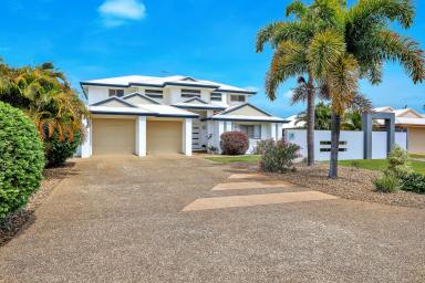 House For Sale - QLD - Avenell Heights - 4670 - LARGE FAMILY HOME WITH MULTIPLE LIVING AND 5 BEDROOMS!  (Image 2)