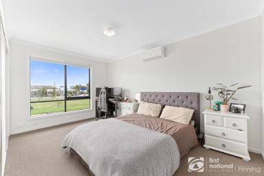 Townhouse For Sale - VIC - Clyde - 3978 - Modern Living with Parkland Views (Image 2)