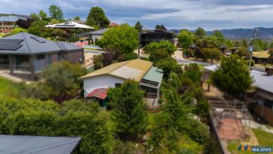 House For Sale - VIC - Myrtleford - 3737 - Private 3 Bedroom Home with Views (Image 2)