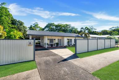 House For Sale - QLD - Bentley Park - 4869 - SWIMMING POOL, 4-BEDROOMS, FULLY FENCED ON 722m2......SENSATIONAL  (Image 2)