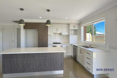 House For Lease - NSW - Dubbo - 2830 - Stylish Three Bedroom Home in Keswick Estate (Image 2)
