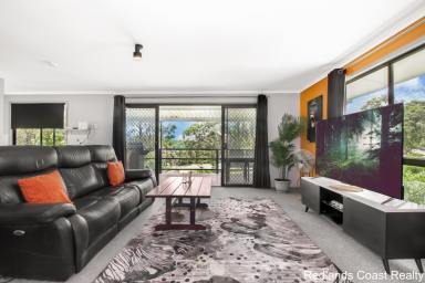 House For Sale - QLD - Macleay Island - 4184 - Cosy Home close to Village  (Image 2)