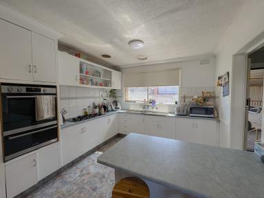 House For Lease - VIC - Nyah - 3594 - Perfect for Entertaining (Image 2)