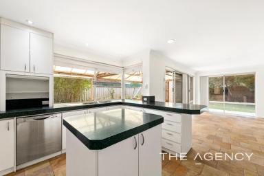 House For Sale - WA - Safety Bay - 6169 - Easy Family Living (Image 2)