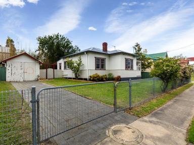 House For Sale - NSW - Bega - 2550 - PRIME POSITION, ENDLESS POTENTIAL  (Image 2)