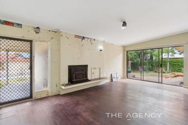 House For Sale - WA - Dianella - 6059 - Groovy Baby — A 60s Renovator with Granny Flat Potential!  (Image 2)