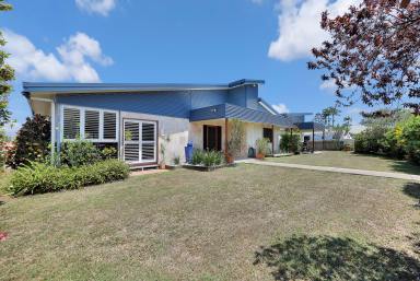 House For Sale - QLD - Beaconsfield - 4740 - HUGE BLOCK, HUGE SHED, HUGE HOME!!! (Image 2)