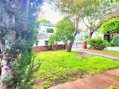 House Leased - VIC - Caulfield South - 3162 - 3BR Home in Caulfield South with Air-Conditioning & Private Backyard Oasis  (Image 2)