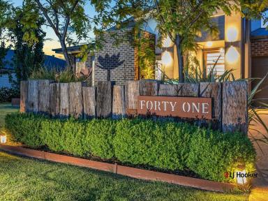 House For Sale - NSW - Moama - 2731 - Live Every Day Like You’re On Holiday  (Image 2)