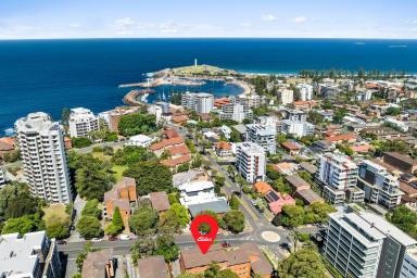 Unit For Sale - NSW - Wollongong - 2500 - Freshly Renovated Coastal Convenience – Only 500m to Wollongong Harbour  (Image 2)
