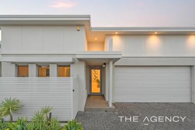 House For Sale - WA - Bedford - 6052 - Contemporary Comfort and Privacy in a Quiet Bedford Enclave  (Image 2)