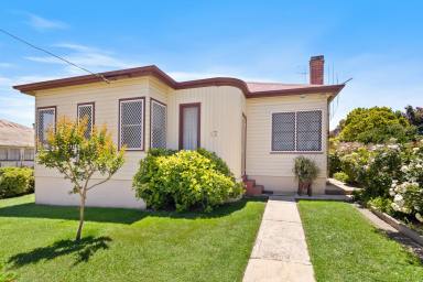 House For Sale - NSW - Rylstone - 2849 - A DELIGHTFUL COTTAGE IN THE HEART OF RYLSTONE  (Image 2)