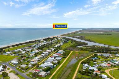 House For Sale - VIC - Seaspray - 3851 - Seaspray coastal retreat • Modern renovation • Indoor outdoor studio • Updated kitchen • Quiet street near Surf Life Saving Club and Merrimans Creek  (Image 2)