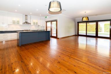 House For Lease - NSW - Turvey Park - 2650 - BEAUTIFUL FAMILY HOME WITH CHARM  (Image 2)