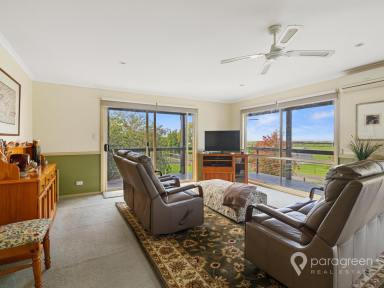 House For Sale - VIC - Toora - 3962 - QUIET COURT LOCATION ON THE EDGE OF TOWN  (Image 2)