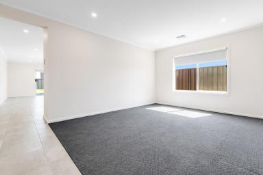 House Sold - VIC - Mildura - 3500 - 7 Manfred Drive, Mildura - Sold Off Market  (Image 2)