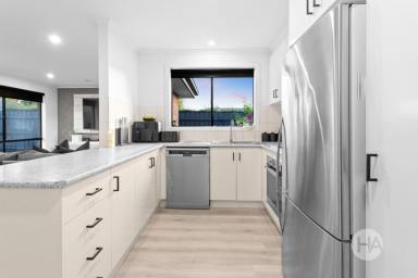 House For Sale - VIC - Tyabb - 3913 - Spacious Family Comfort in a Quiet, Convenient Pocket  (Image 2)