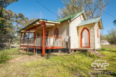 Unit Leased - NSW - Glen Innes - 2370 - Two Bedroom Chapel for rent in the relaxing Craigieburn Caravan Park (Image 2)