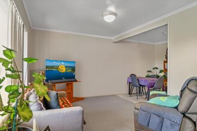 Unit For Lease - QLD - Rockville - 4350 - Fresh, Modern Living in the Heart of Rockville  (Image 2)
