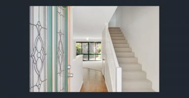 Townhouse For Lease - QLD - East Toowoomba - 4350 - Perfectly Positioned Townhouse Just Steps From the CBD  (Image 2)