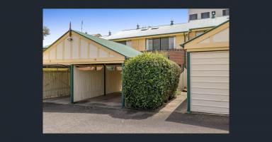 Townhouse For Lease - QLD - East Toowoomba - 4350 - Perfectly Positioned Townhouse Just Steps From the CBD  (Image 2)