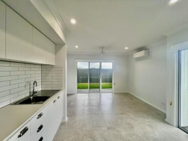 Unit For Lease - NSW - Old Bar - 2430 - Charming 1 Bedroom Granny Flat in Old Bar's Newest Estate!  (Image 2)