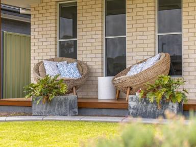 House For Sale - NSW - Old Bar - 2430 - AN OPPORTUNITY NOT TO BE MISSED  (Image 2)