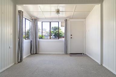 House For Lease - QLD - Newtown - 4305 - Gorgeous Newtown Cottage  (Image 2)