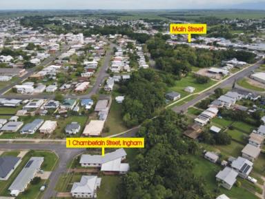 House For Sale - QLD - Ingham - 4850 - CHARMING FAMILY RETREAT IN INGHAM!  (Image 2)