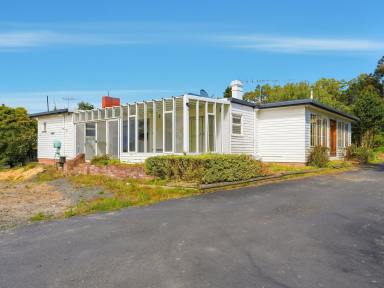 House For Lease - TAS - Kingston - 7050 - Spacious Family Living  (Image 2)
