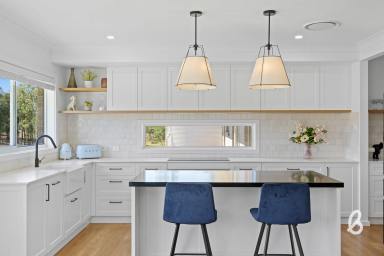 House For Sale - NSW - Branxton - 2335 - "Bell Song" | Beautiful Family Home on approx. 2 acres  (Image 2)