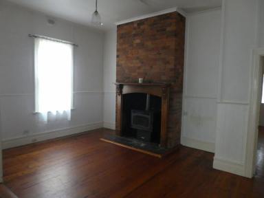 House For Lease - VIC - Bairnsdale - 3875 - 54 FRANCIS STREET BAIRNSDALE – CLOSE TO CBD  (Image 2)