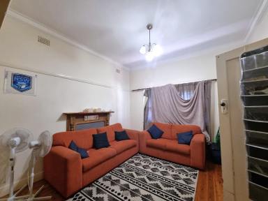 House For Sale - NSW - Gundagai - 2722 - Investment Opportunity  (Image 2)