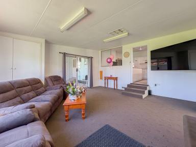 House For Lease - VIC - Swan Hill - 3585 - Comfortable Family Living on Ashton Street (Image 2)
