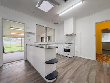 House For Lease - VIC - Swan Hill - 3585 - Comfortable Family Living on Ashton Street (Image 2)