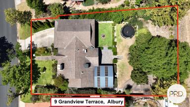 House For Sale - NSW - East Albury - 2640 - VIEWS, VERSATILITY & FAMILY COMFORT IN EAST ALBURY  (Image 2)