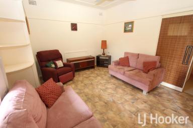 House For Lease - NSW - Inverell - 2360 - Cosy Home on Ross Hill (Image 2)