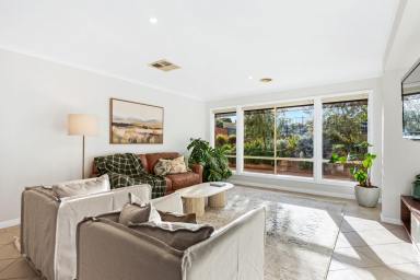 House For Sale - VIC - Strathdale - 3550 - Strathdale Stunner - The ultimate in family living!  (Image 2)