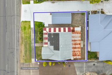 House For Sale - NSW - Raymond Terrace - 2324 - COTTAGE WITH POTENTIAL IN THE HEART OF TOWN!  (Image 2)