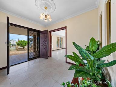 House For Sale - WA - Hamilton Hill - 6163 - A CONVERGENCE OF YESTERYEAR’S CHARM WITH MODERN COMFORT  (Image 2)