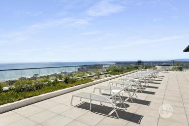Apartment For Sale - VIC - Frankston - 3199 - Top Floor Penthouse with Panoramic Bay Views  (Image 2)