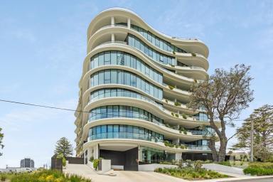 Apartment For Sale - VIC - Frankston - 3199 - Top Floor Penthouse with Panoramic Bay Views  (Image 2)