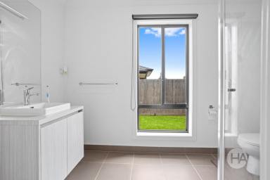 House For Sale - VIC - North Wonthaggi - 3995 - Move-in Ready on a Spacious Block  (Image 2)