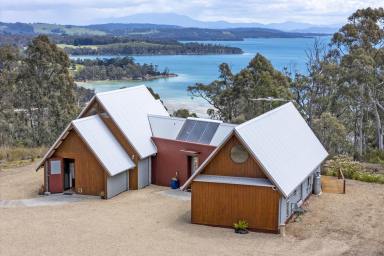 House For Sale - TAS - Koonya - 7187 - Beautifully designed Sundrenched Home - A bird watchers paradise  (Image 2)