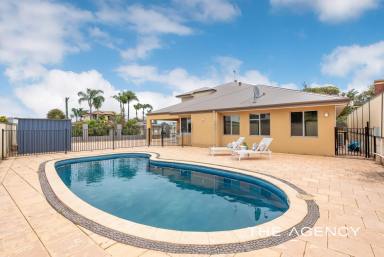 House For Sale - WA - Hillarys - 6025 - Kick Back and Coast into Comfort!  (Image 2)