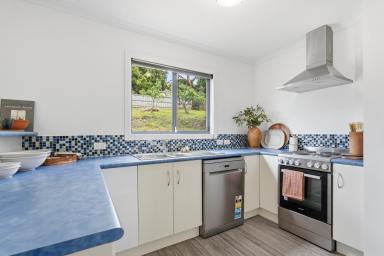 House For Sale - TAS - Lindisfarne - 7015 - Tiny Home Charm, Big Lifestyle Convenience (Image 2)